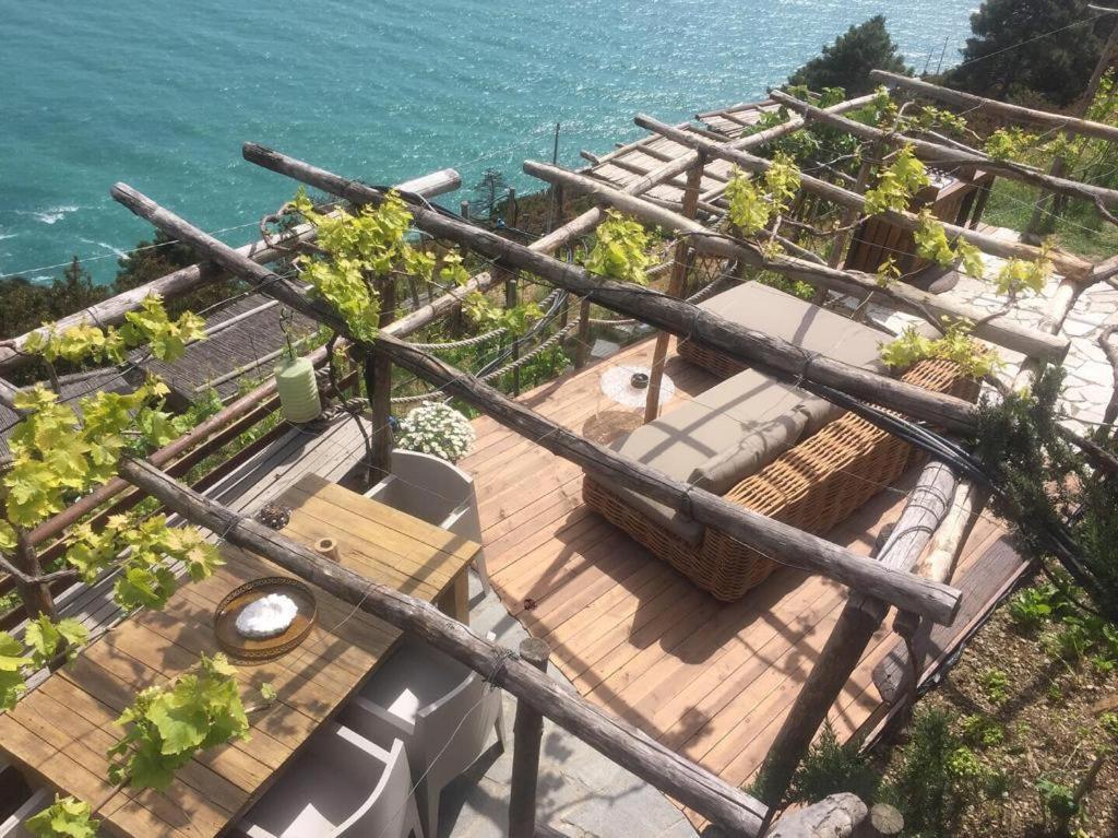 Вилла Refuge Uwabio Organic Vineyard Cinqueterre Риомаджиоре Экстерьер фото